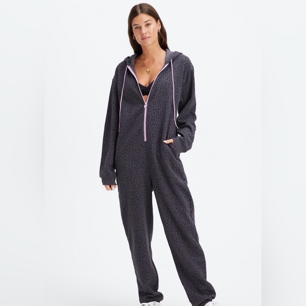 NWT Fabletics Forever Fleece Hooded leopard print pattern lavender zipper Sz XS